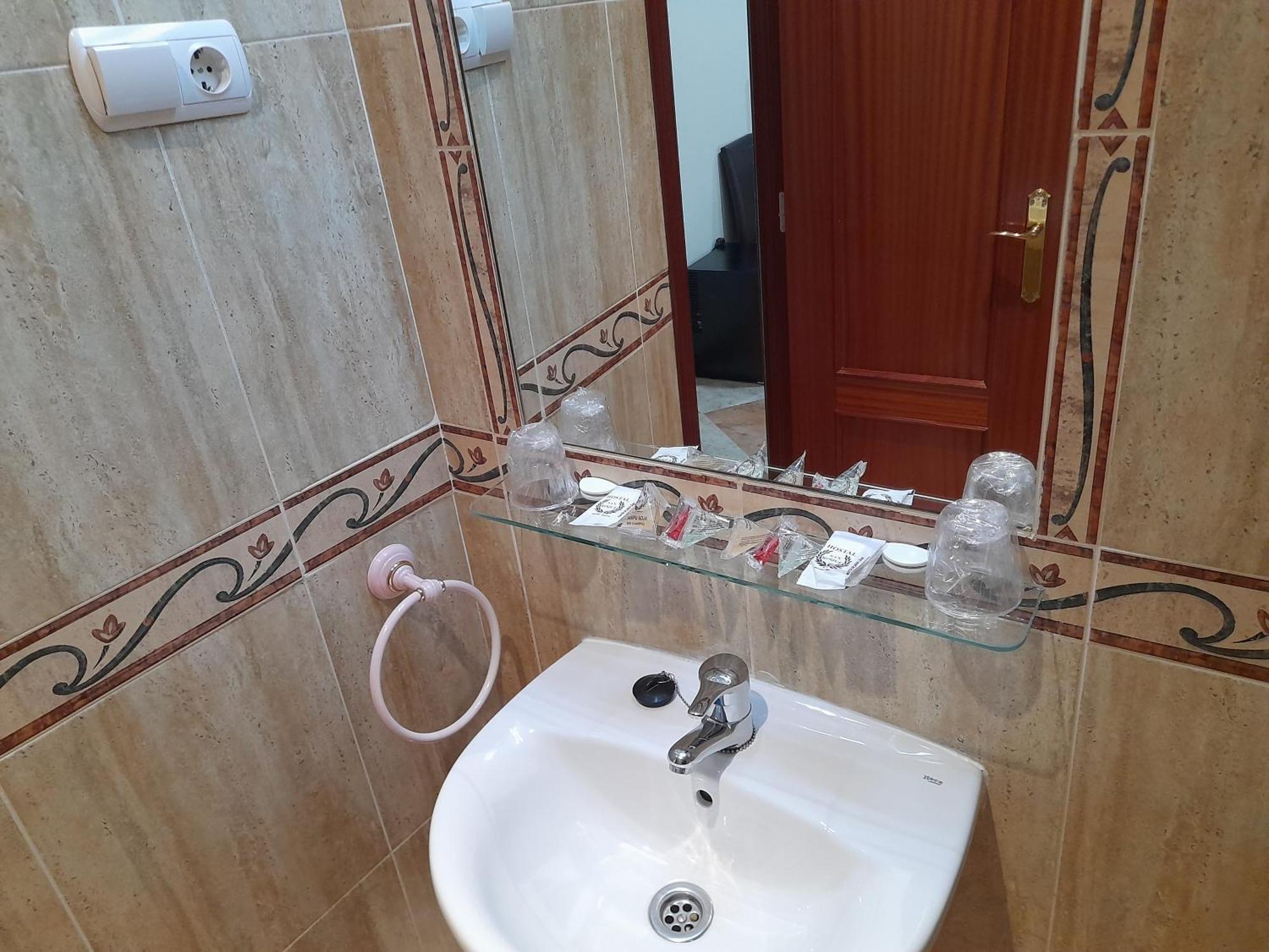 Hostal San Roque Guadalajara Bagian luar foto