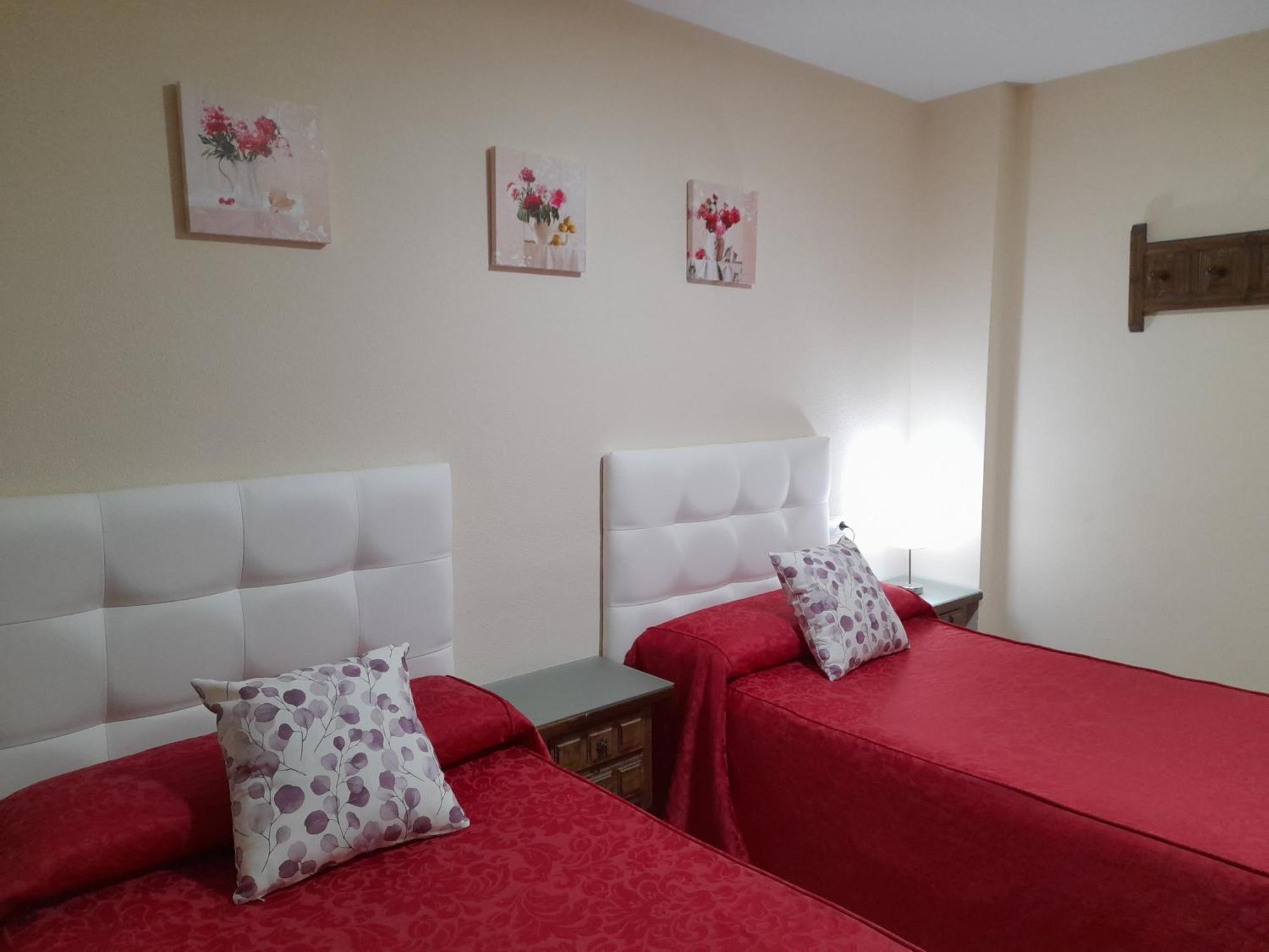 Hostal San Roque Guadalajara Bagian luar foto