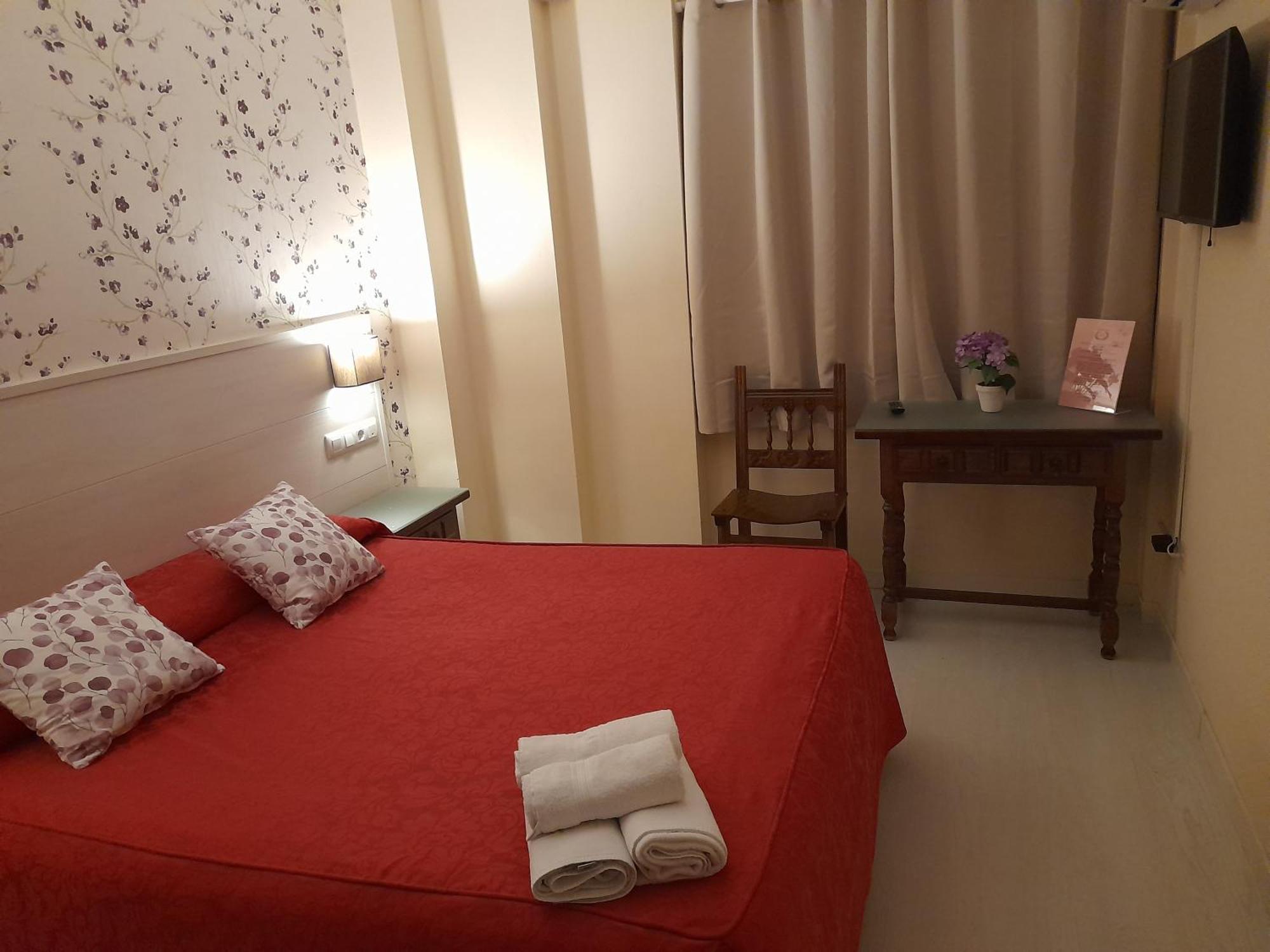 Hostal San Roque Guadalajara Bagian luar foto