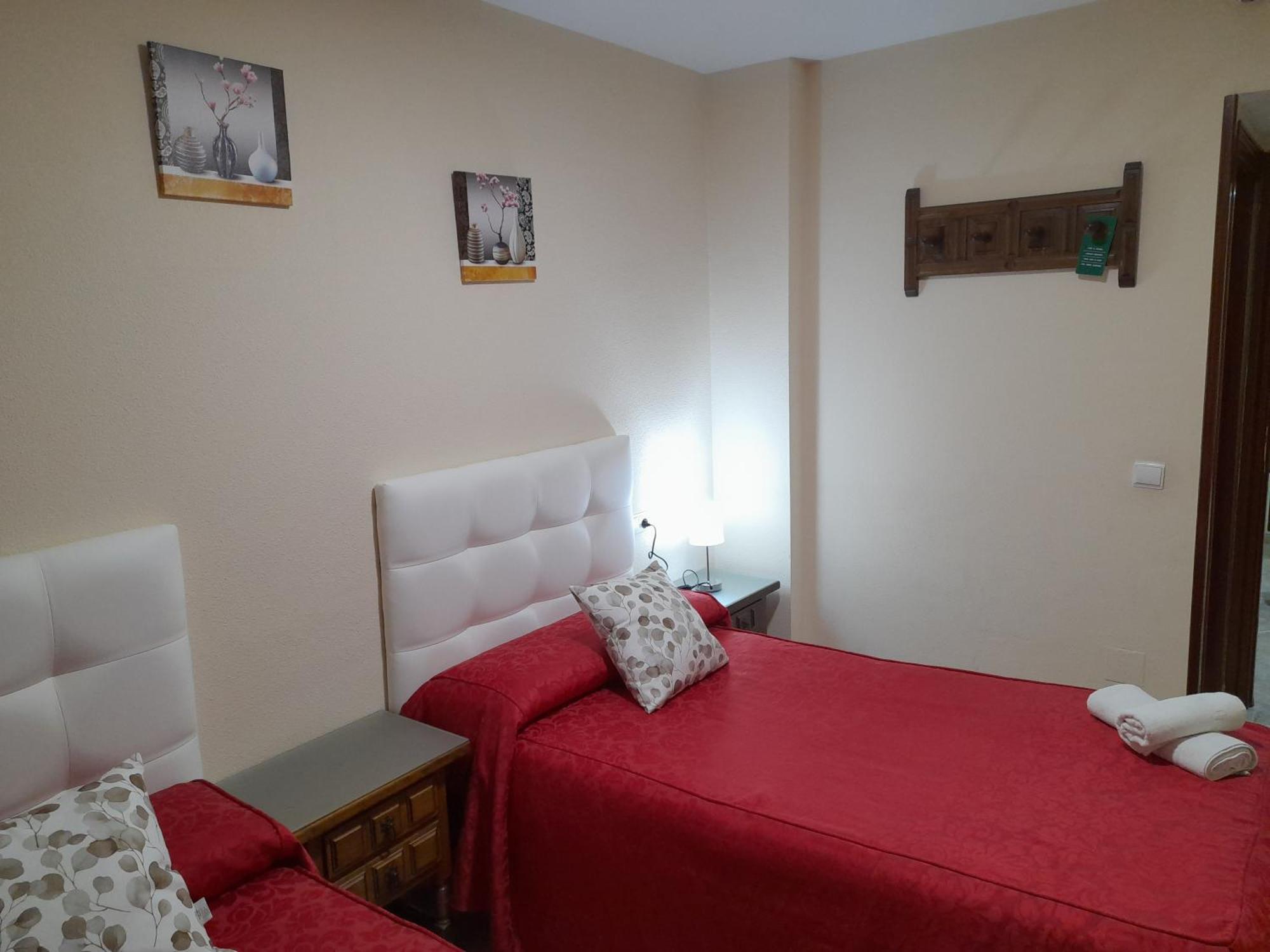 Hostal San Roque Guadalajara Bagian luar foto