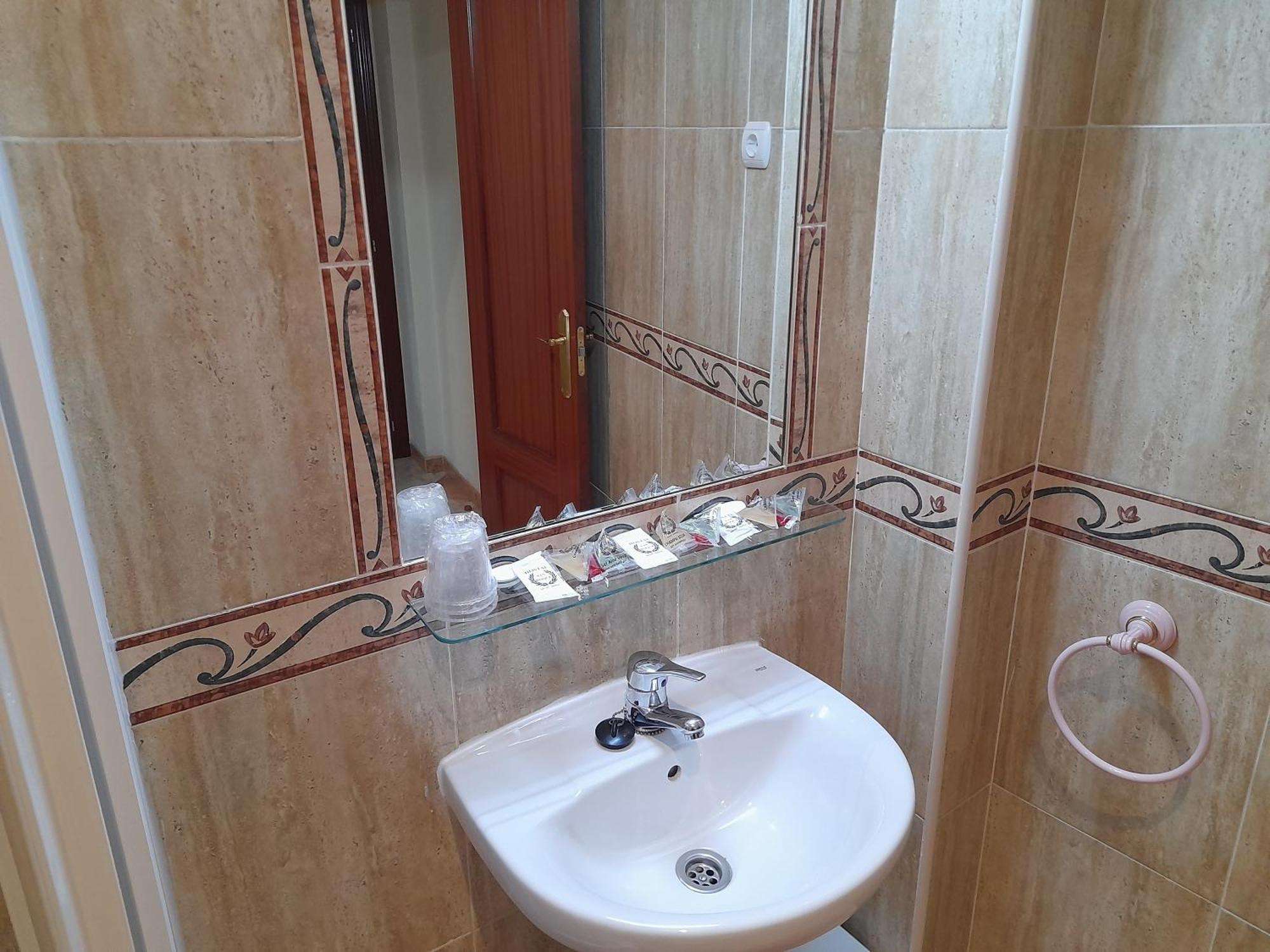 Hostal San Roque Guadalajara Bagian luar foto