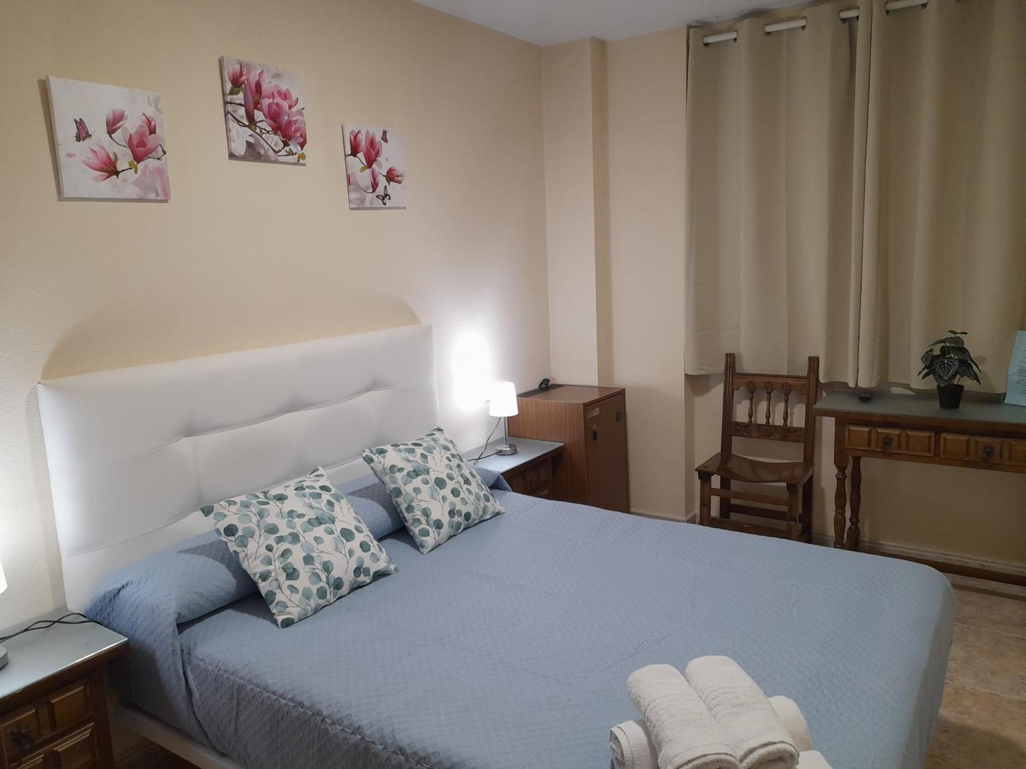 Hostal San Roque Guadalajara Bagian luar foto