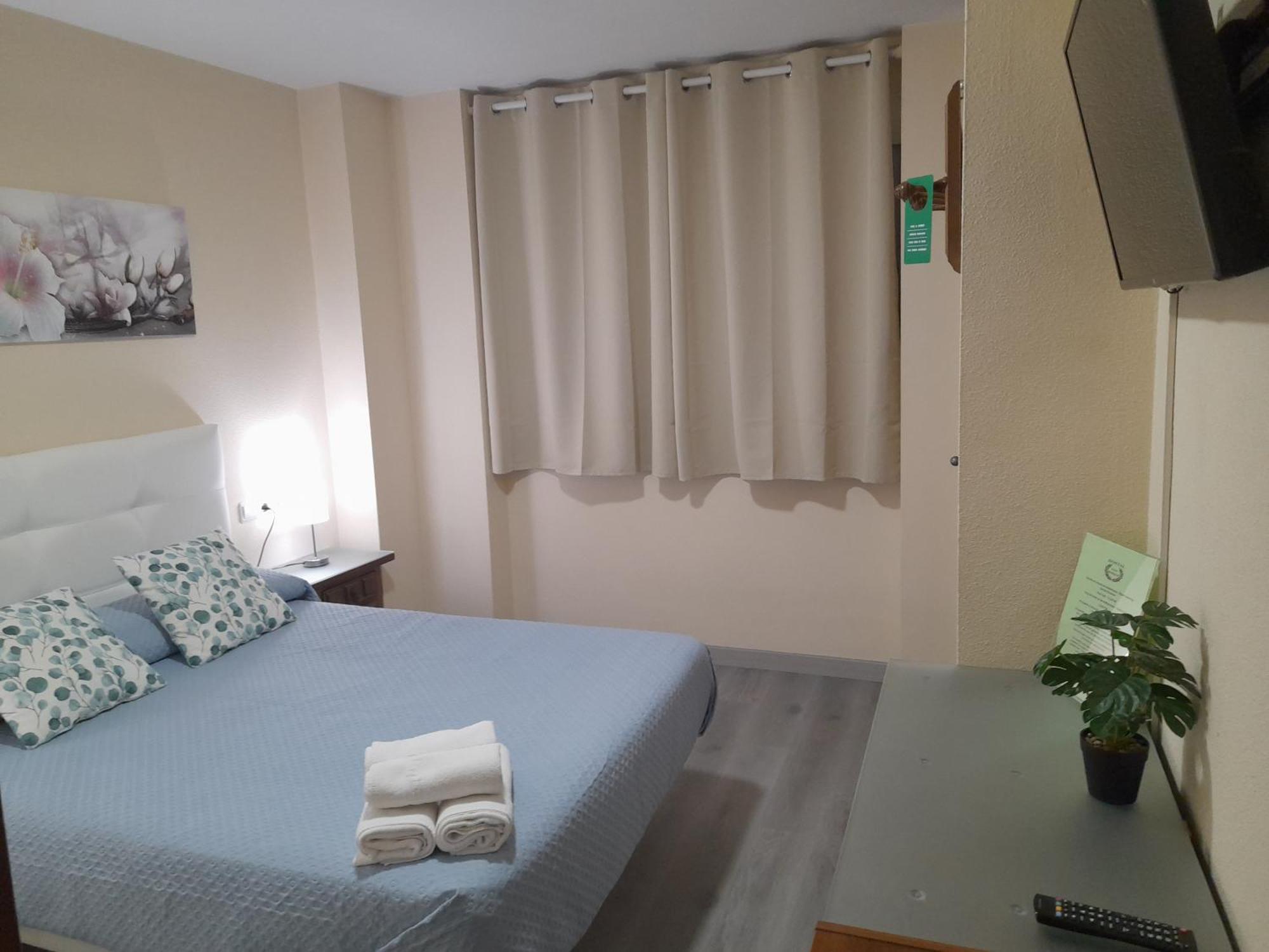 Hostal San Roque Guadalajara Bagian luar foto