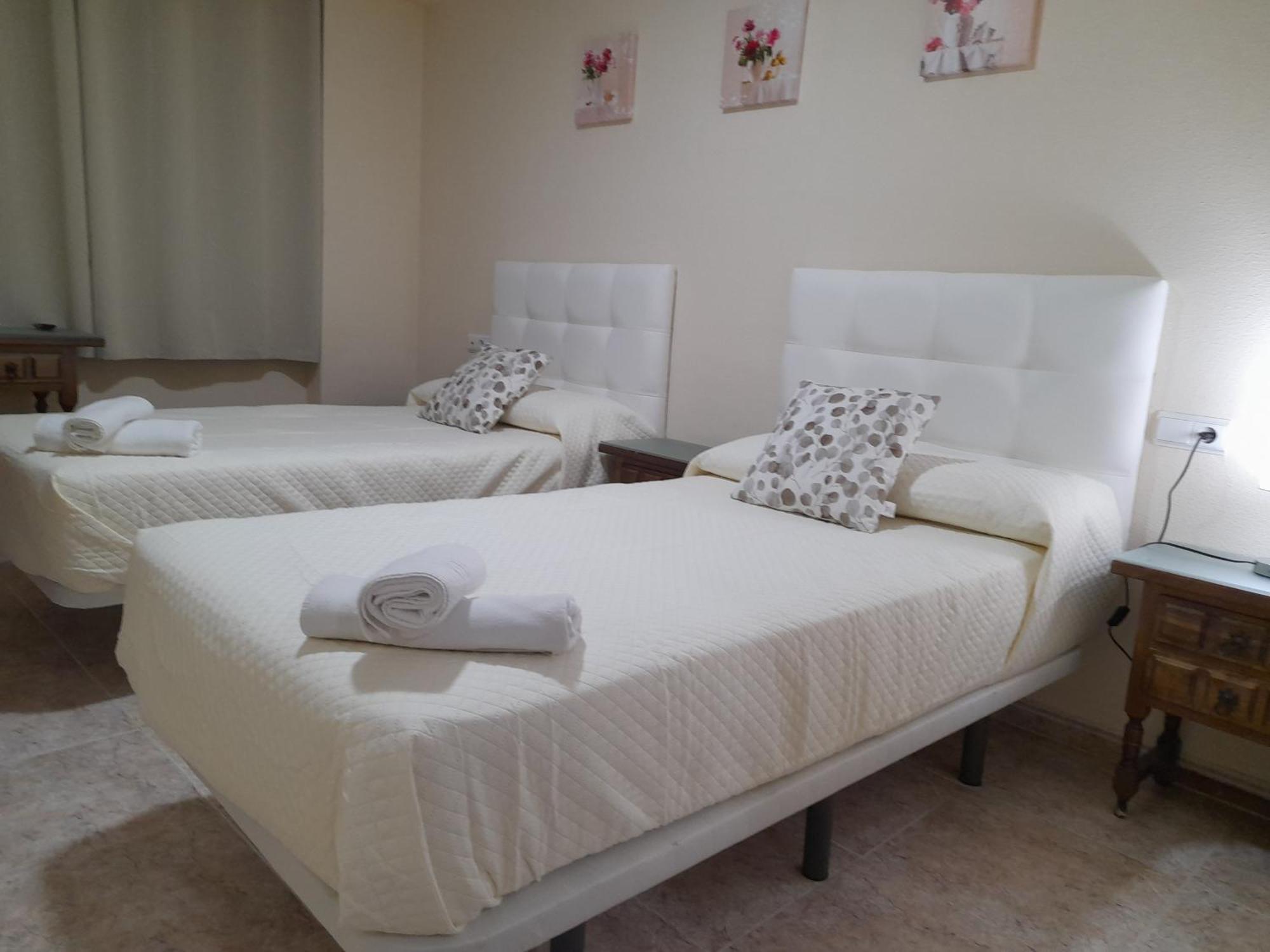 Hostal San Roque Guadalajara Bagian luar foto