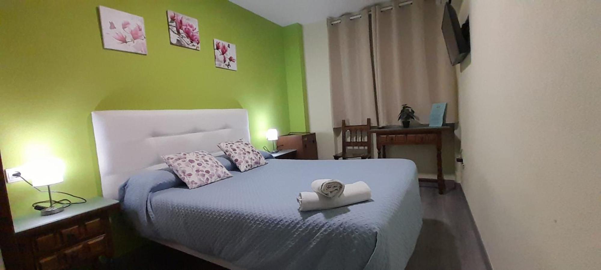 Hostal San Roque Guadalajara Bagian luar foto